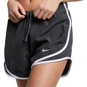 🔥Women’s Nike running shorts